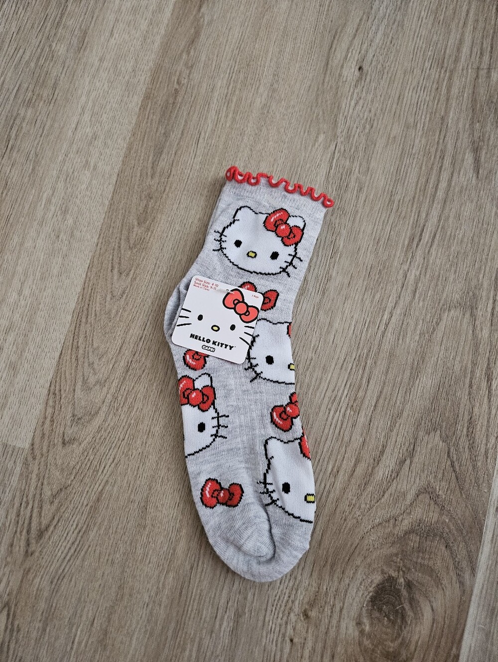 Hello Kitty Gray Socks with Red Bows -  6 Pack